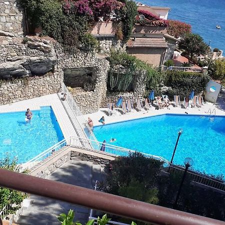 Conca Verde Appartamento Sul Mare Marina dʼMarina dʼAndora Buitenkant foto